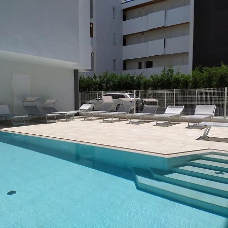 Jesolo Appartamenti F2 - Black And White 외부 사진