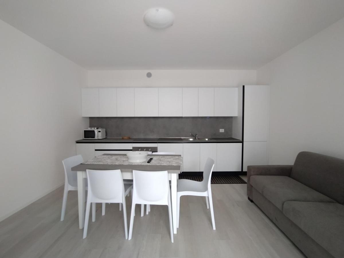 Jesolo Appartamenti F2 - Black And White 외부 사진