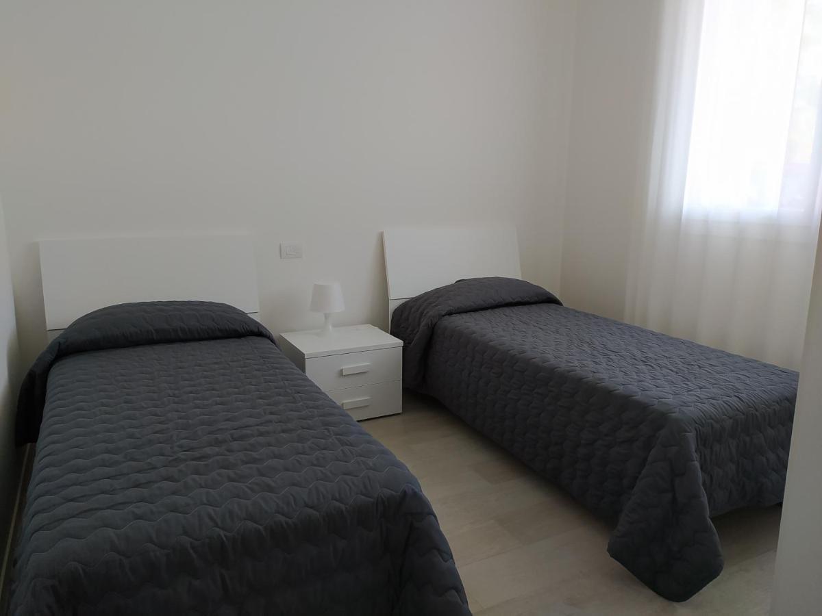 Jesolo Appartamenti F2 - Black And White 외부 사진