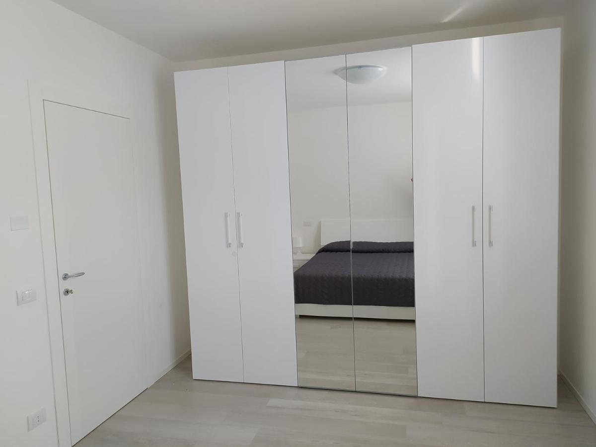 Jesolo Appartamenti F2 - Black And White 외부 사진
