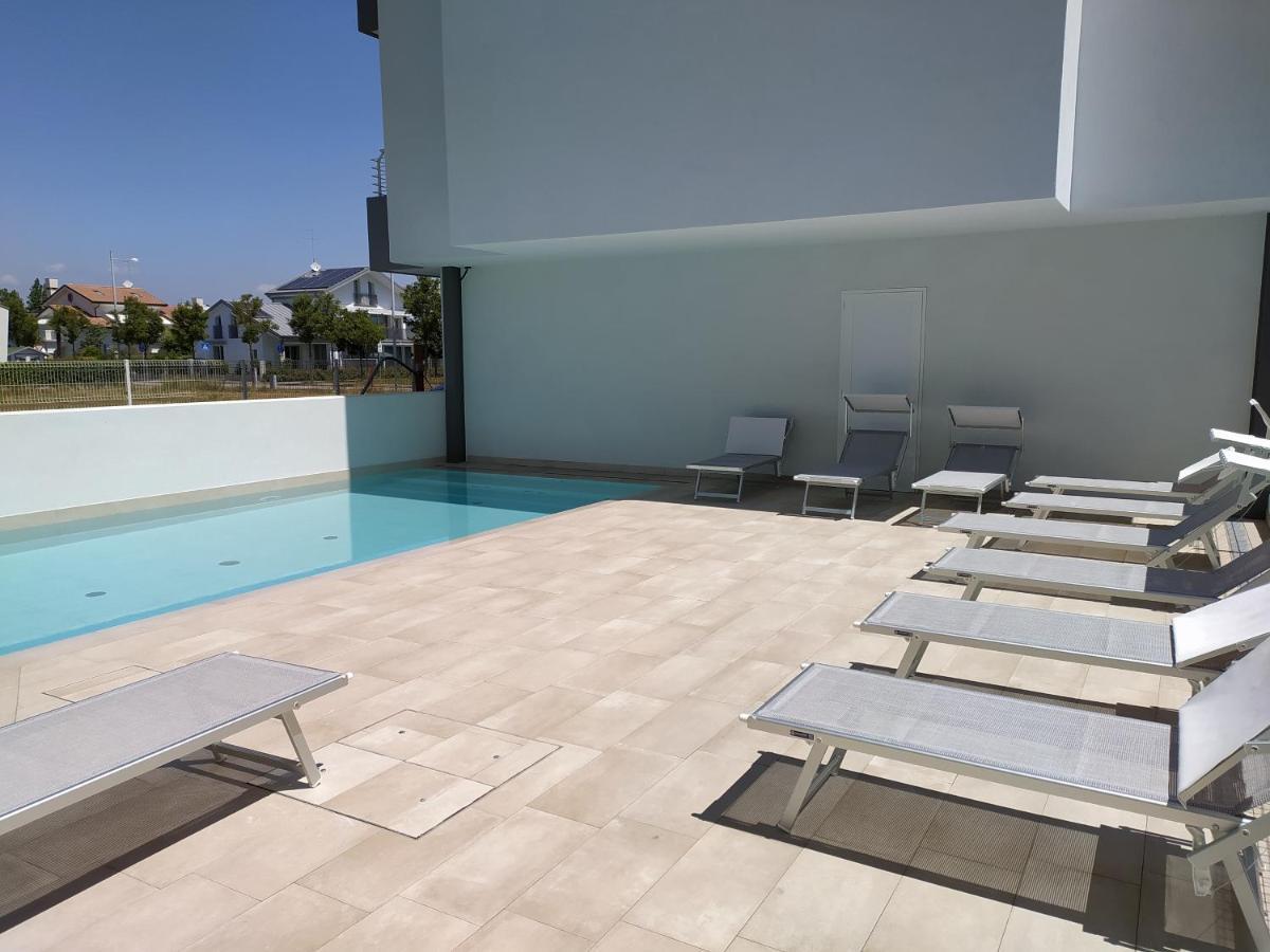 Jesolo Appartamenti F2 - Black And White 외부 사진
